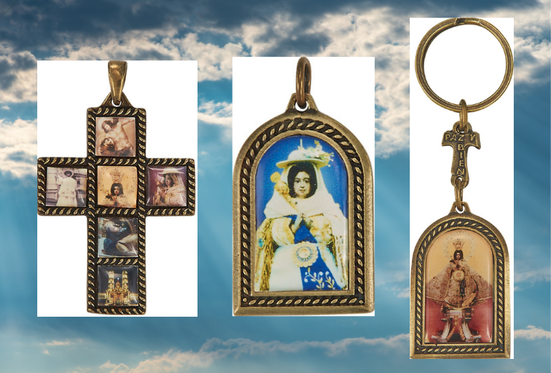 Algunas imágenes de productos de la Virgen de Zapopan como dijes y llaveros.