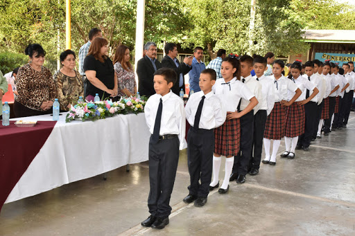 graduacion alumnos y alumnas primaria