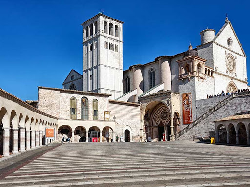 basílica de san Francisco en Asís, Italia